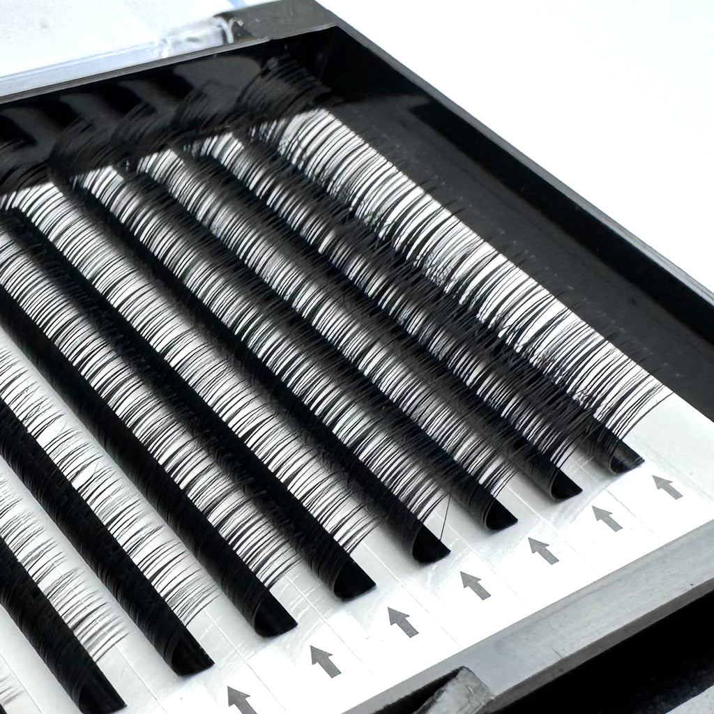 Elevate your beauty business with a wholesale supply of 0.03 D Curl individual eyelashes. Bulk purchase options for lash professionals and technicians looking for premium eyelash extensions. Mejore su negocio de belleza con un suministro mayorista de pestañas individuales 0.03 D Curl. Opciones de compra al por mayor para profesionales y técnicos de pestañas que buscan extensiones de pestañas premium.