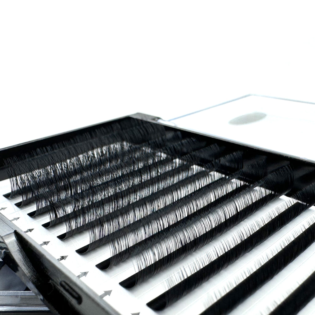 Secure a bulk supply of 0.05 CC Curl individual eyelashes for lash professionals and technicians. Wholesale orders available for eyelash extensions to elevate your beauty business. Asegure un suministro a granel de pestañas individuales 0.05 CC Curl para profesionales y técnicos de pestañas. Pedidos al por mayor disponibles de extensiones de pestañas para elevar su negocio de belleza.