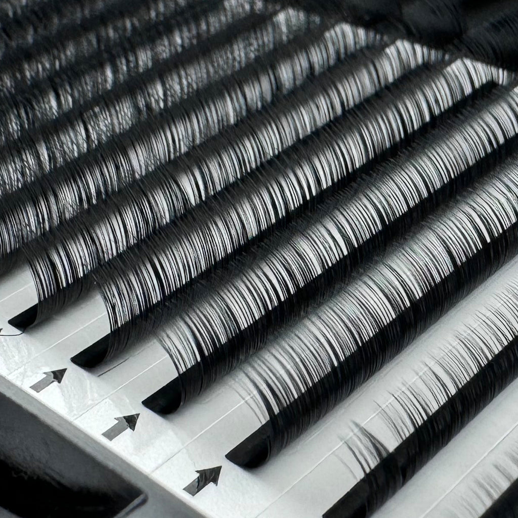 Elevate your beauty business with a wholesale supply of 0.10 DD Curl individual eyelashes. Bulk purchase options for lash professionals and technicians looking for premium eyelash extensions. Mejore su negocio de belleza con un suministro mayorista de pestañas individuales 0.10 DD Curl. Opciones de compra al por mayor para profesionales y técnicos de pestañas que buscan extensiones de pestañas premium.