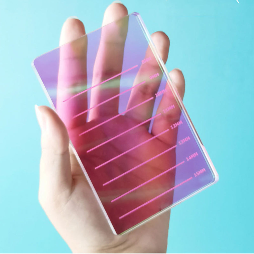 Iridescent Pink Lash Display Tile with a Shimmering Finish for Elegant Eyelash Presentation Loseta de Exhibición de Pestañas Rosa Iridiscente con un Acabado Brillante para una Presentación Elegante de Pestañas Wholesale lash vendor and manufacturer for small business houston texas